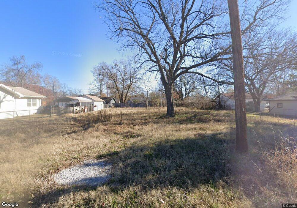 513 N Kern Ave, Okmulgee, OK 74447 - photo 1