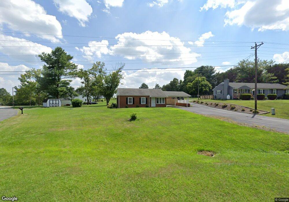 423 Hermitage Rd, Staunton, VA 24401 - photo 1