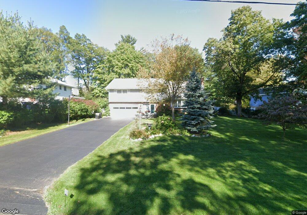 835 Maxwell Dr, Schenectady, NY 12309 - photo 1