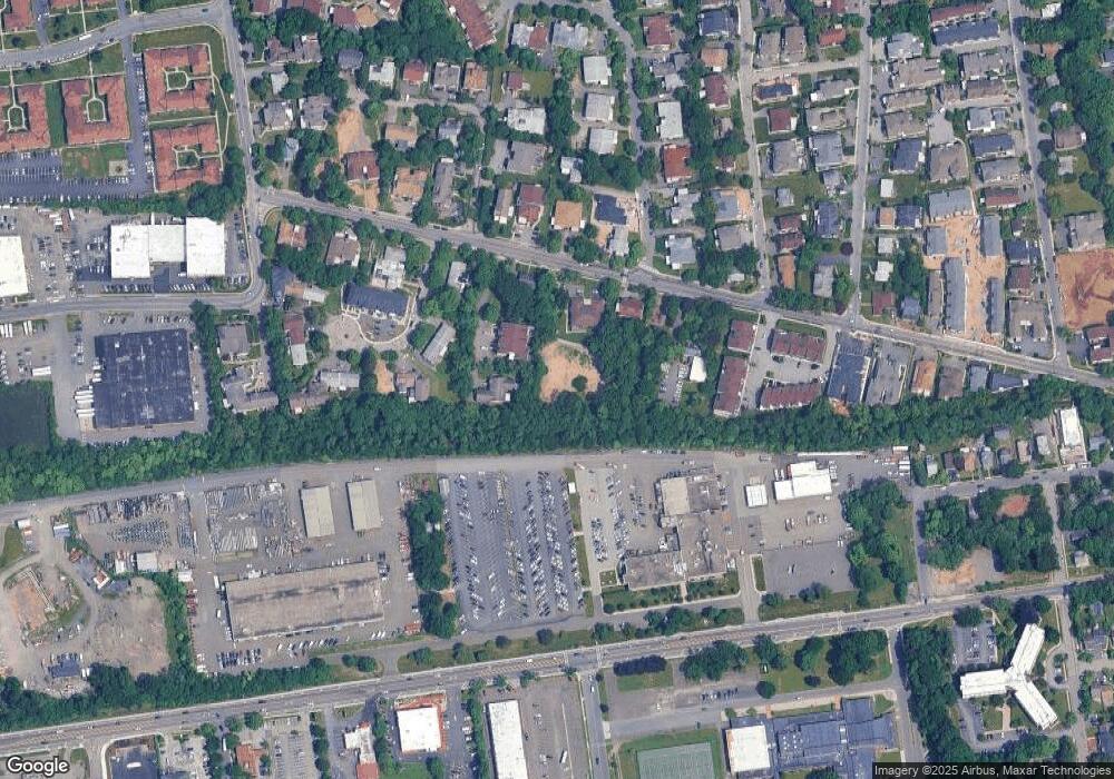 533 W Central Ave, Monsey, NY 10952 - photo 1