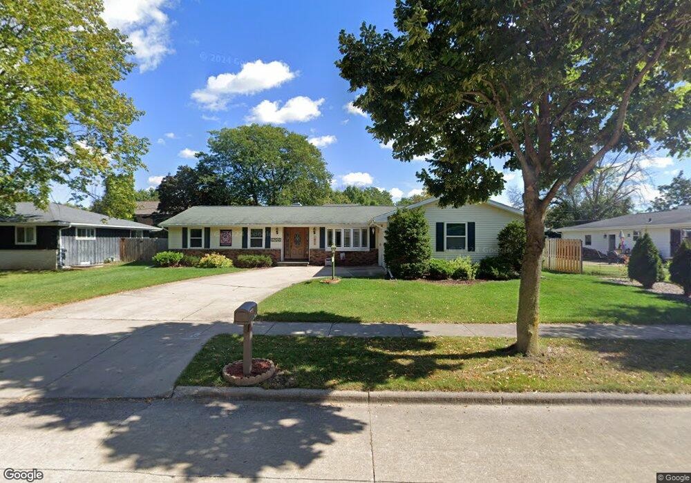 1708 N Birchwood Ave, Appleton, WI 54914 - photo 1