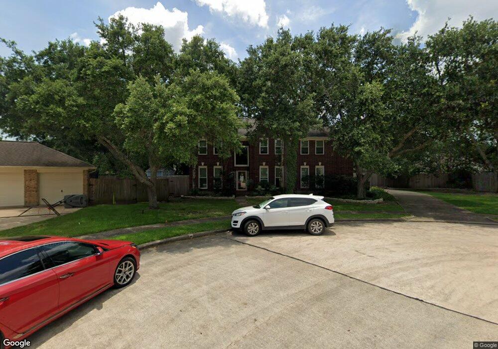 1902 Dove Ct, Friendswood, TX 77546 - photo 1