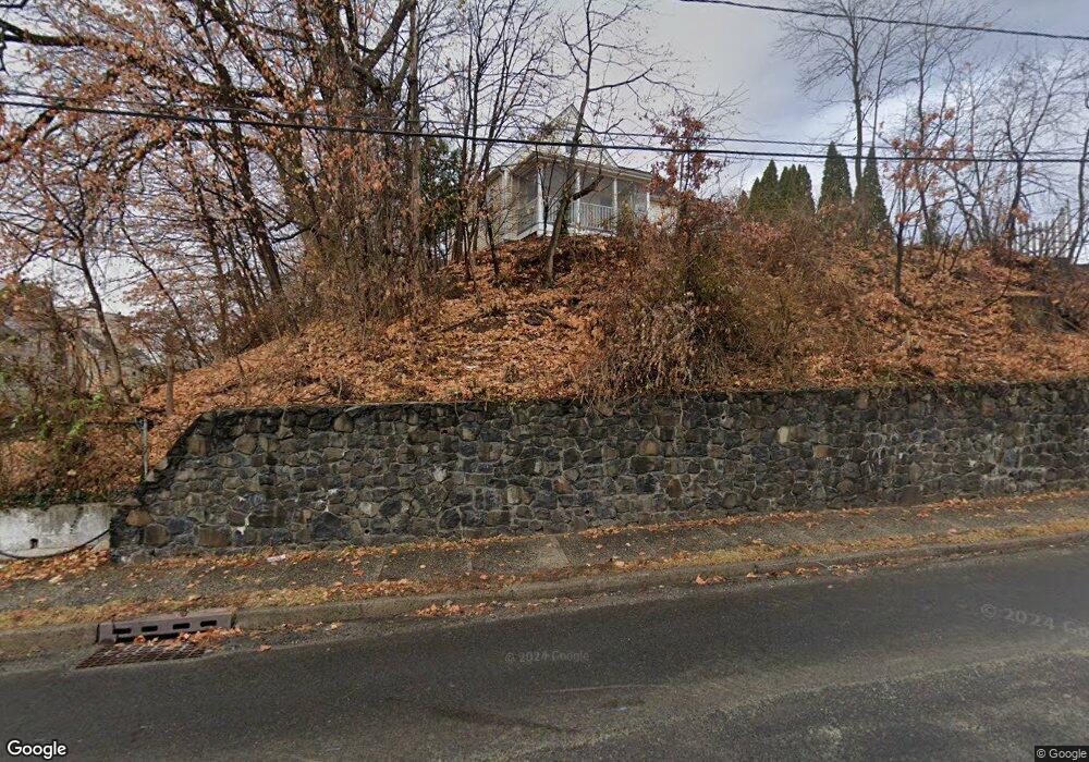 1472 Vauxhall Rd, Union, NJ 07083 - photo 1