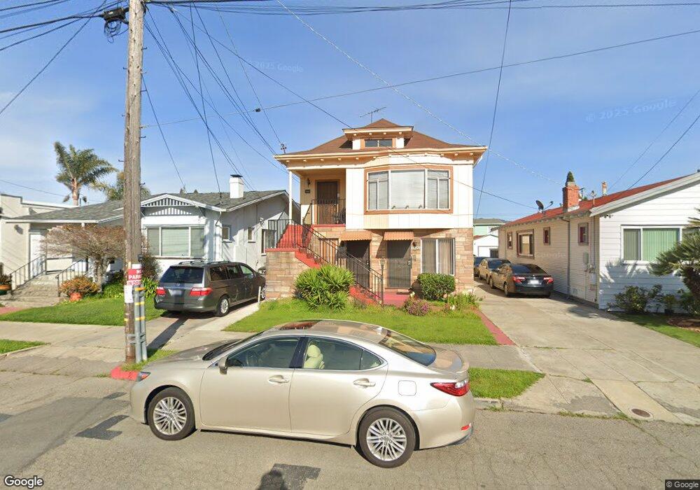 2747 Wallace St, Berkeley, CA 94702 - photo 1