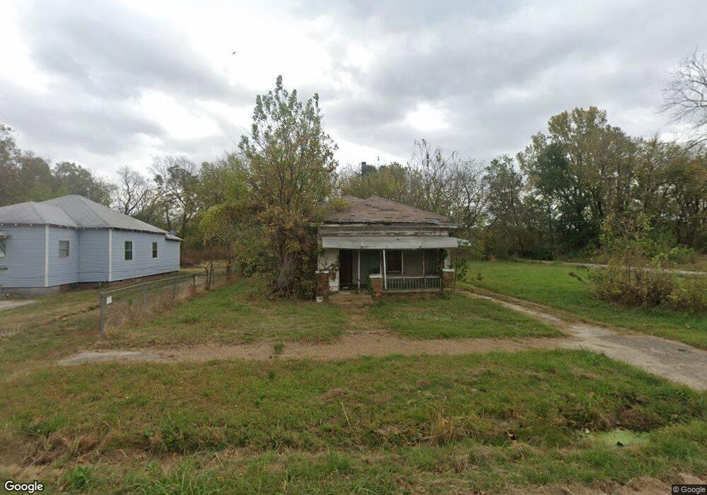 805 N Muskogee Ave, Okmulgee, OK 74447 - photo 1
