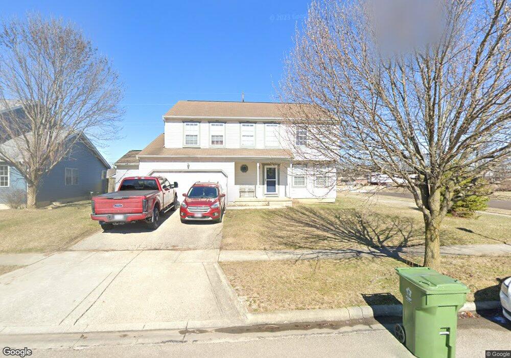 901 Lora Lee Dr, Marysville, OH 43040 - photo 1