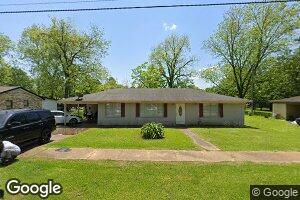 52 Hale St, Macon, MS 39341