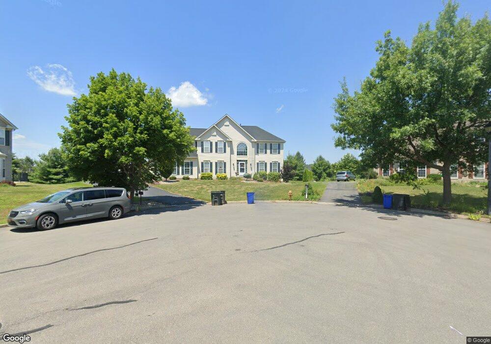 5472 Falcon Ct, Bethlehem, PA 18017 - photo 1