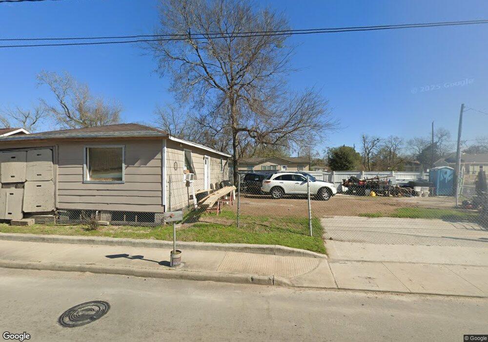 1074 & 1080 South Ln, Houston, TX 77088 - photo 1
