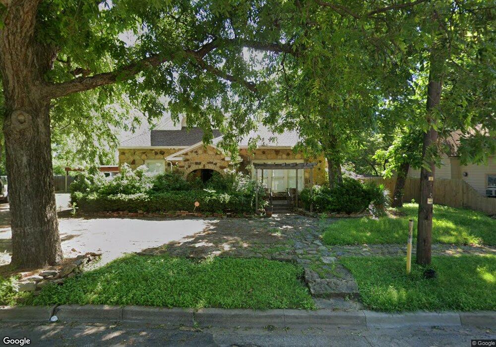 310 N Buffalo Ave, Cleburne, TX 76033 - photo 1