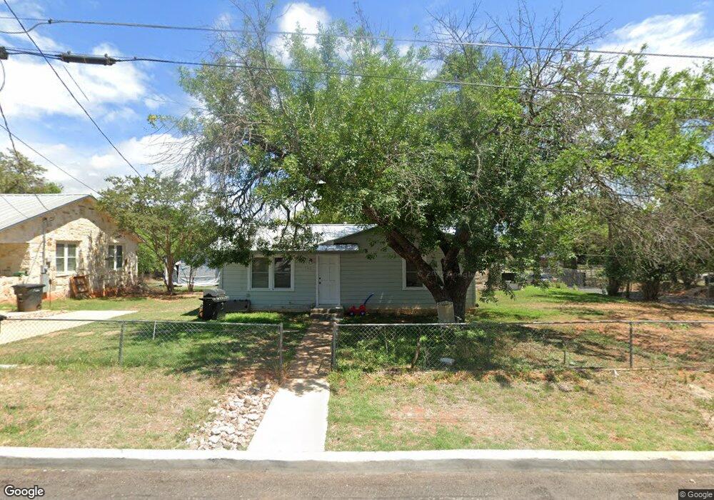 302 Shaw Ave, Fredericksburg, TX 78624 - photo 1