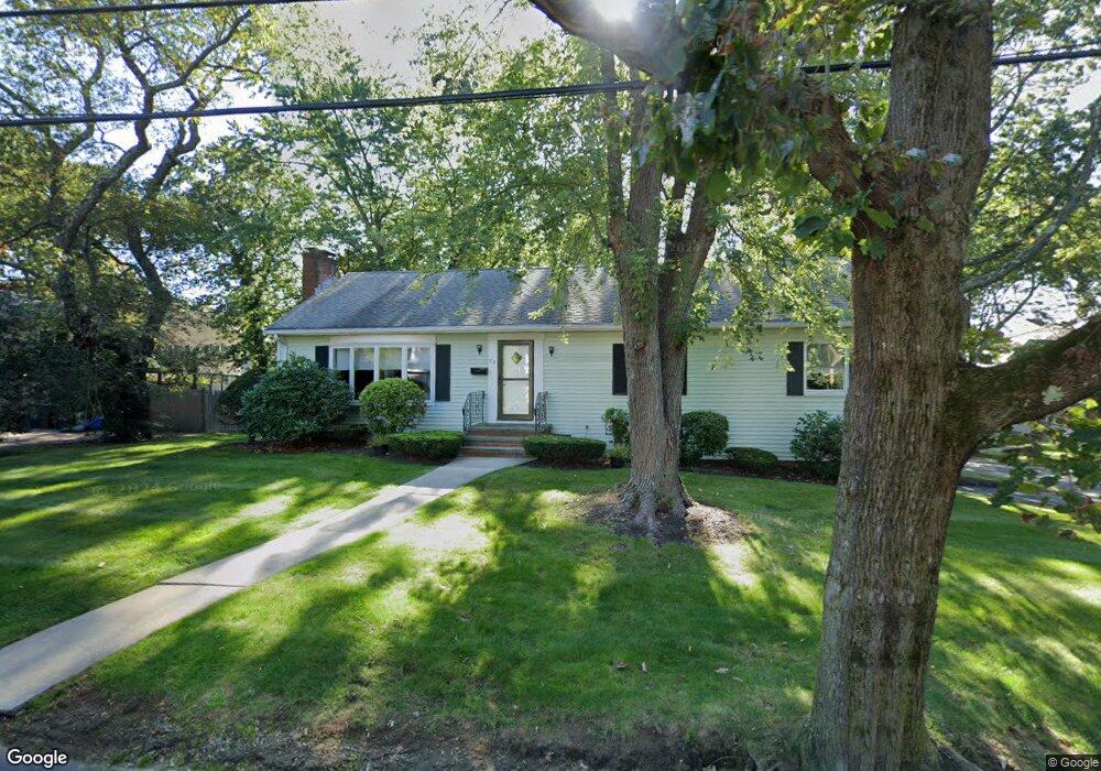 23 Mohawk Rd, Arlington, MA 02474 - photo 1