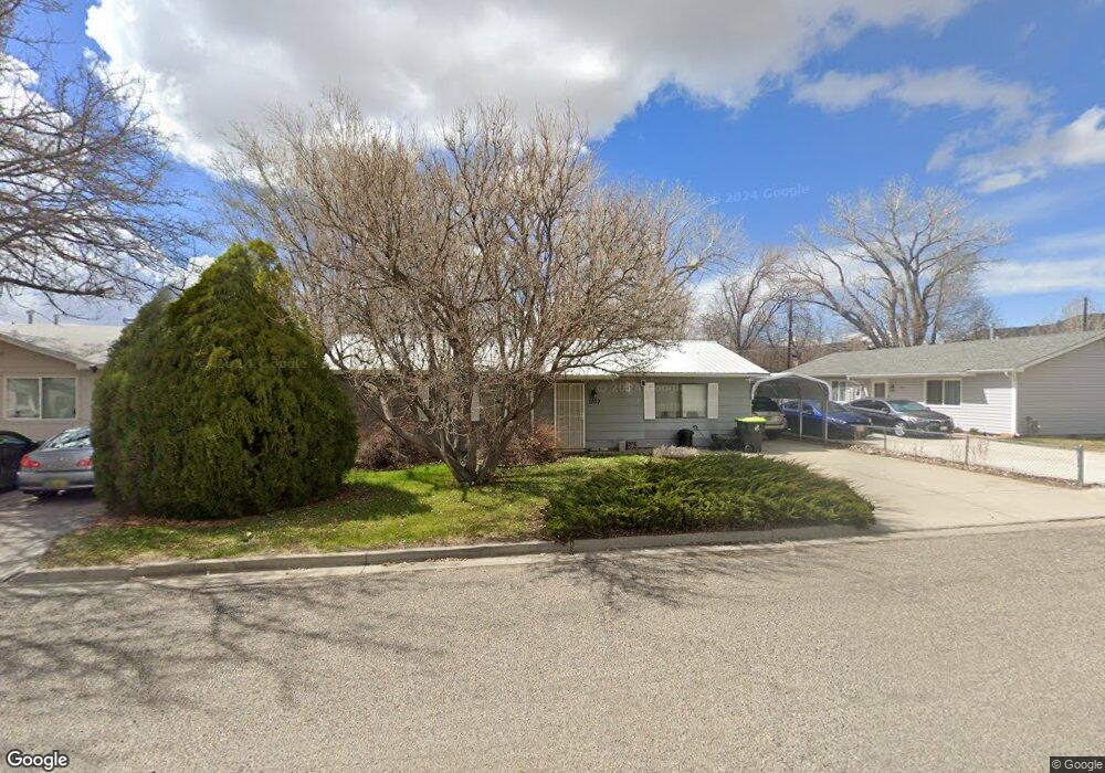 1107 N Kathy Lynn St, Bloomfield, NM 87413 - photo 1