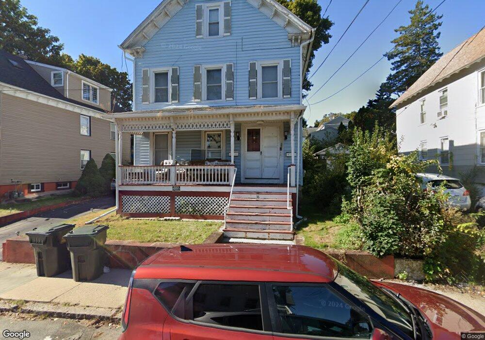 38 Spring St, New London, CT 06320 - photo 1