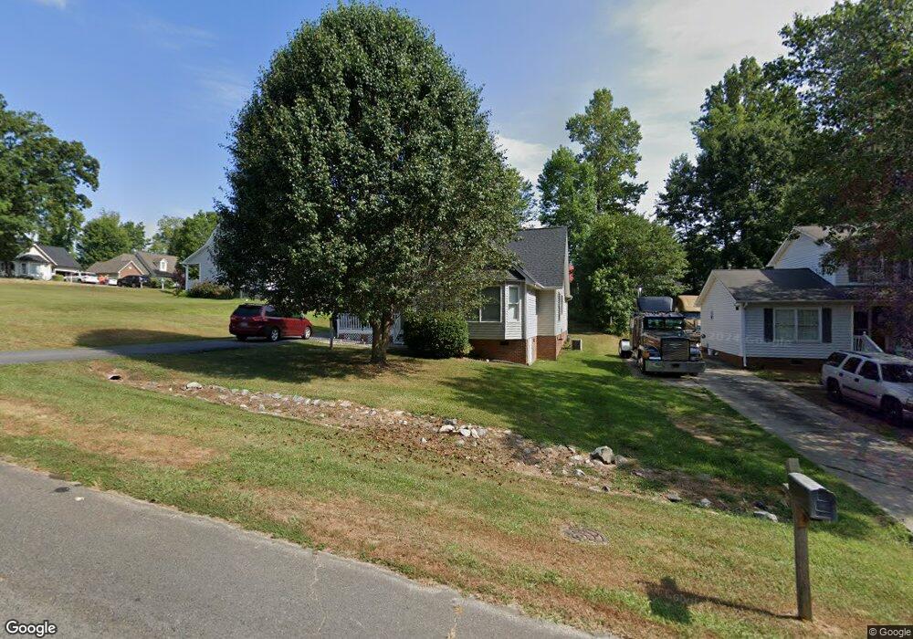 513 Glen Cir, Asheboro, NC 27203 - photo 1