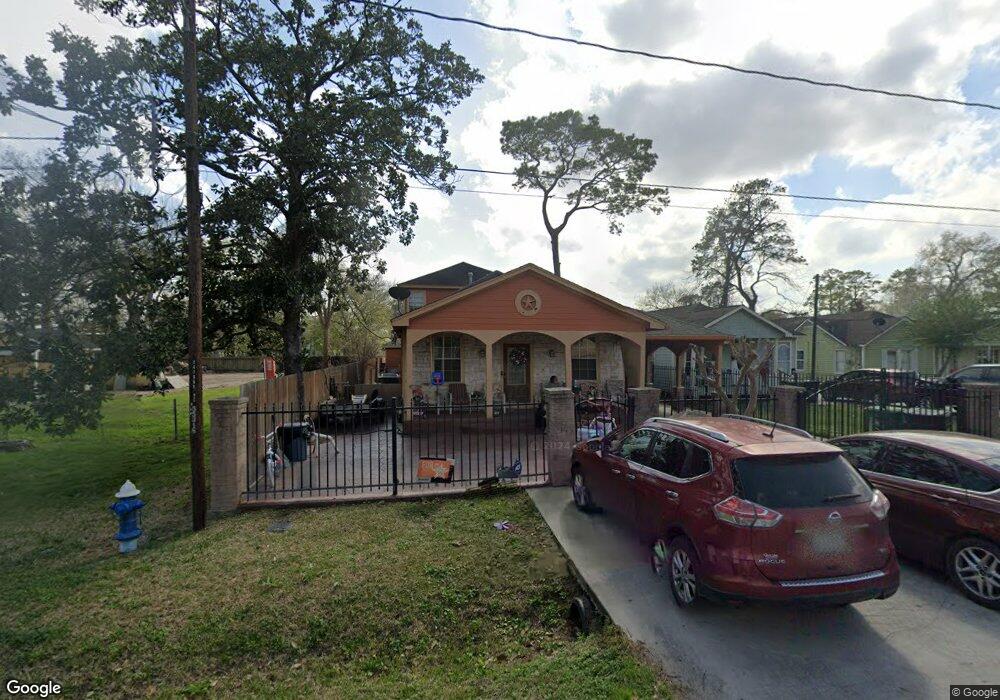 820 De Boll St, Houston, TX 77022 - photo 1