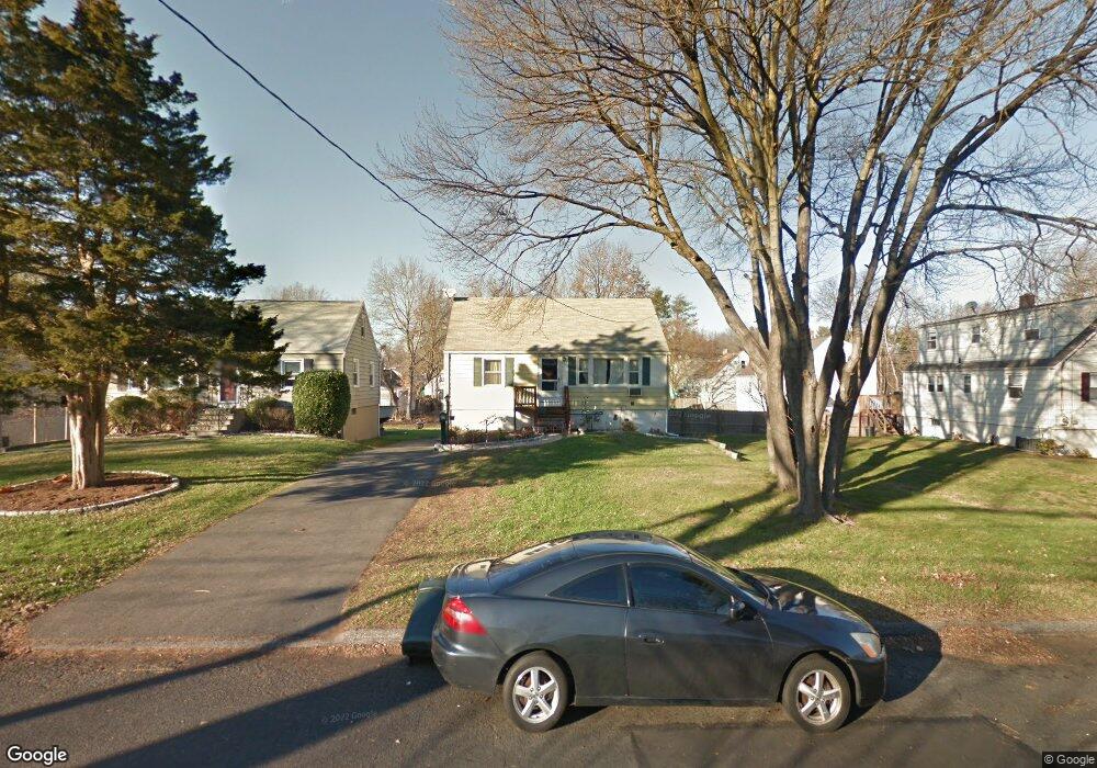 7 Wildmere Ln, Norwalk, CT 06851 - photo 1