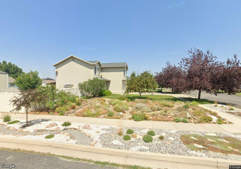 693 E 440 S unit 11, Hyrum, UT 84319 - photo 1