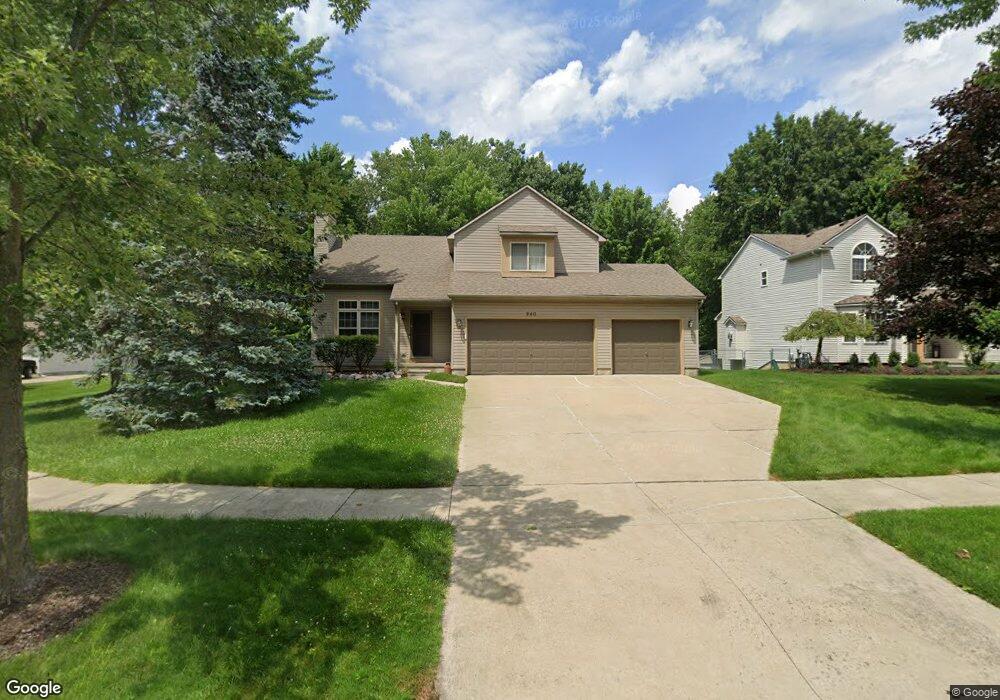 940 Bay Crossing Dr, Waterford, MI 48327 - photo 1