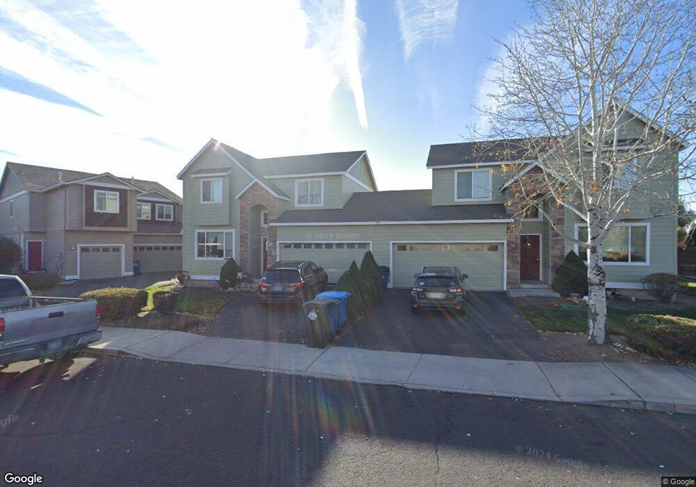 2668 SW Cascade Mountain Ln, Redmond, OR 97756 - photo 1