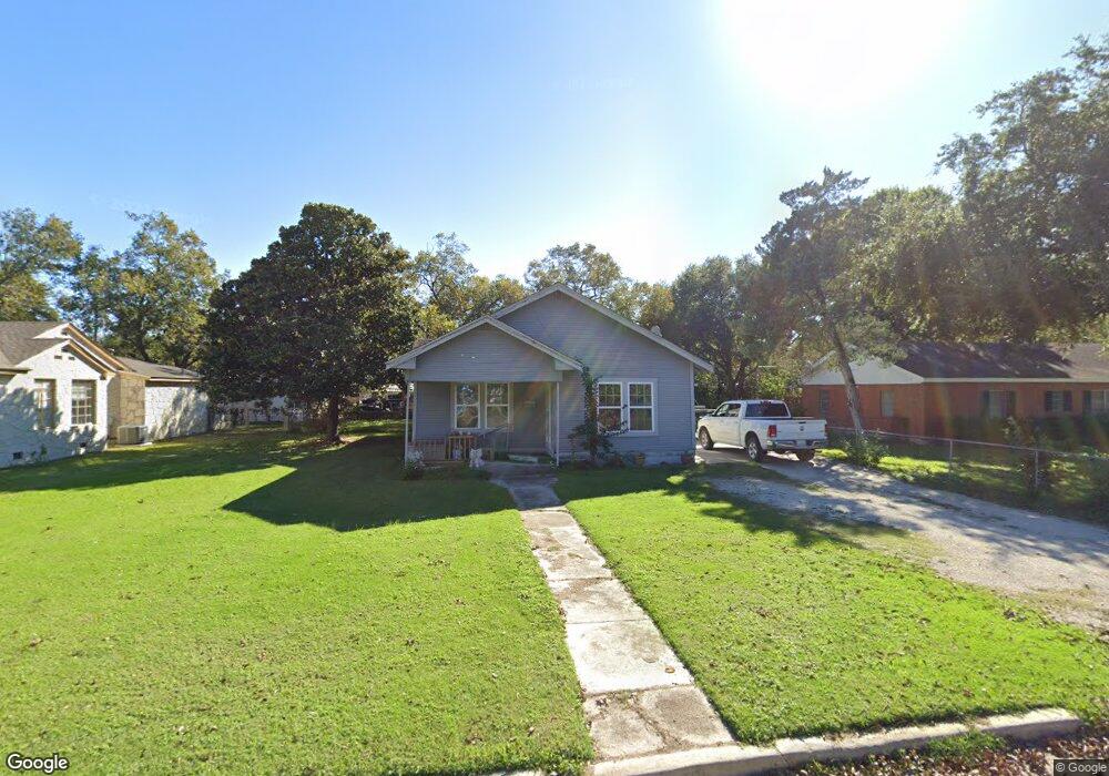 969 E Cedar St, Seguin, TX 78155 - photo 1