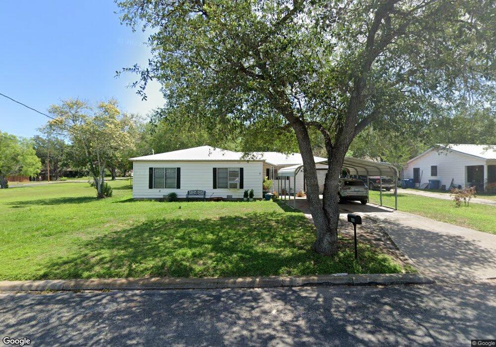 308 E Randall St, Beeville, TX 78102 - photo 1