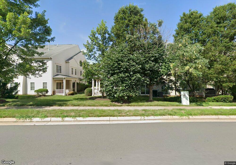 11261 Wortham Crest Cir, Manassas, VA 20109 - photo 1