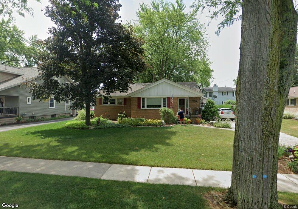 415 E School St, Frankenmuth, MI 48734 - photo 1