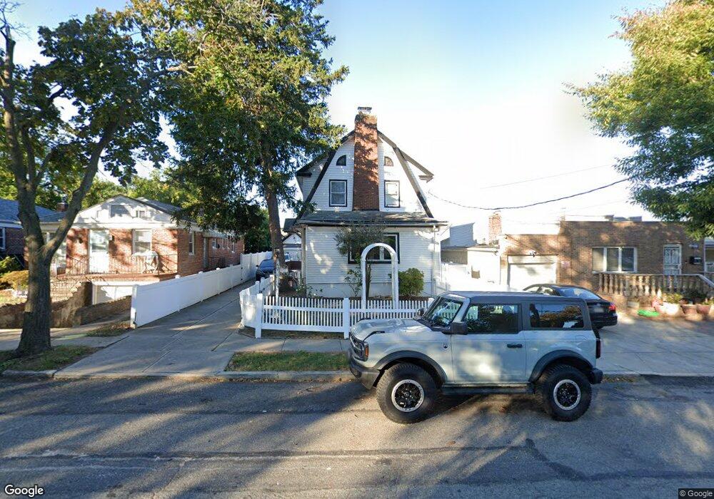 81-34 170st unit 1A, Hillcrest, NY 11432 - photo 1