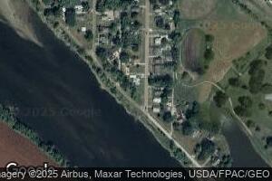 423 1st St, Eldon, IA 52554