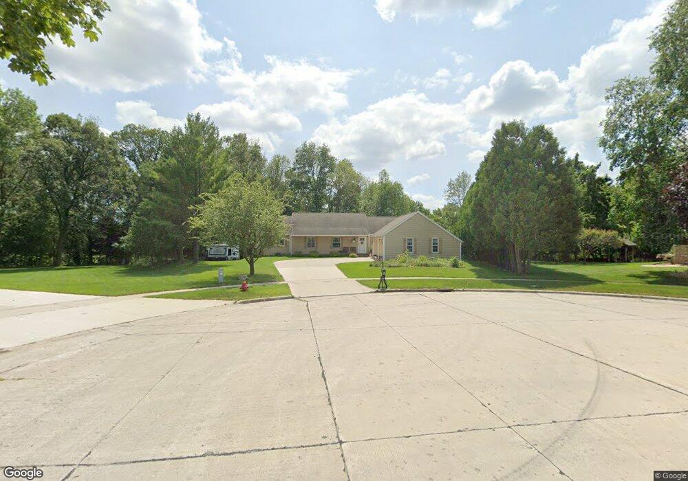 203 Harvest Ct, Manitowoc, WI 54220 - photo 1