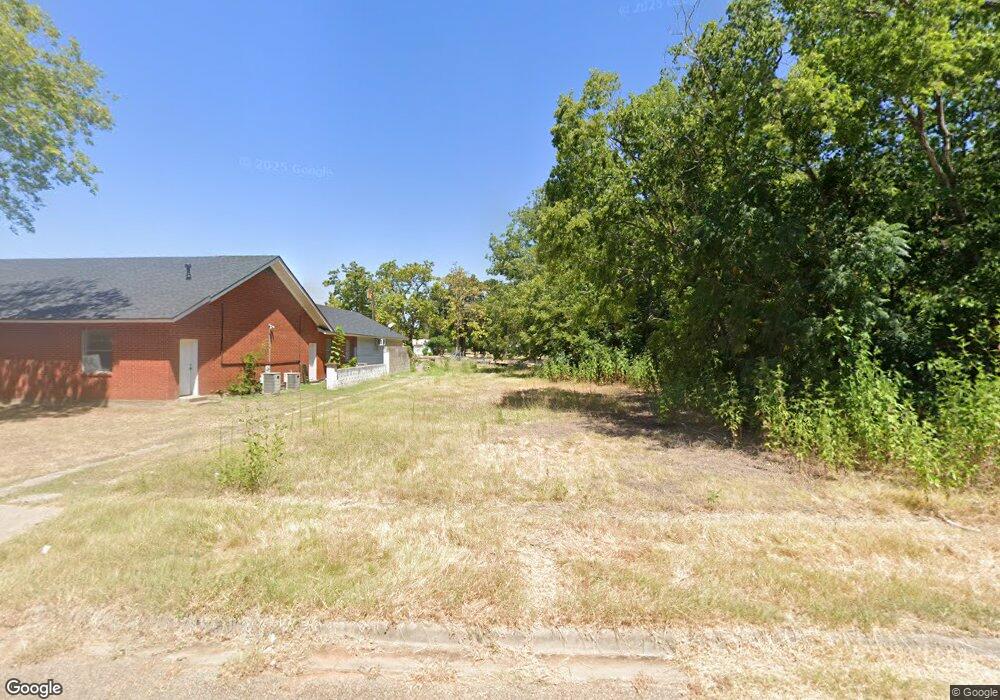 806 W 3rd St, Hearne, TX 77859 - photo 1