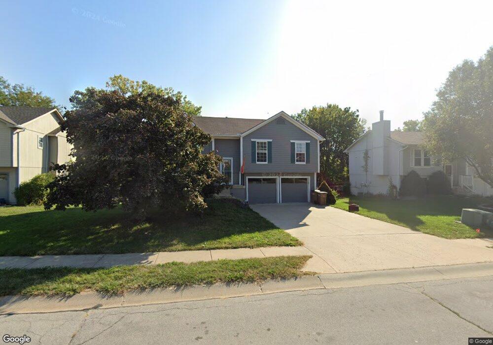 201 S Darrowby Dr, Raymore, MO 64083 - photo 1