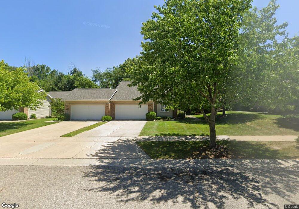 2240 Meadowglen Dr NE unit 11, Grand Rapids, MI 49505 - photo 1