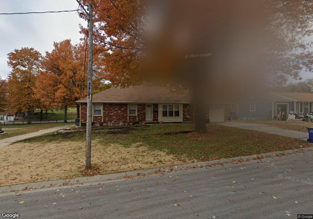 5420 Bond St, Shawnee, KS 66203 - photo 1