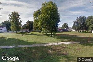 210 E Locust St, Olin, IA 52320