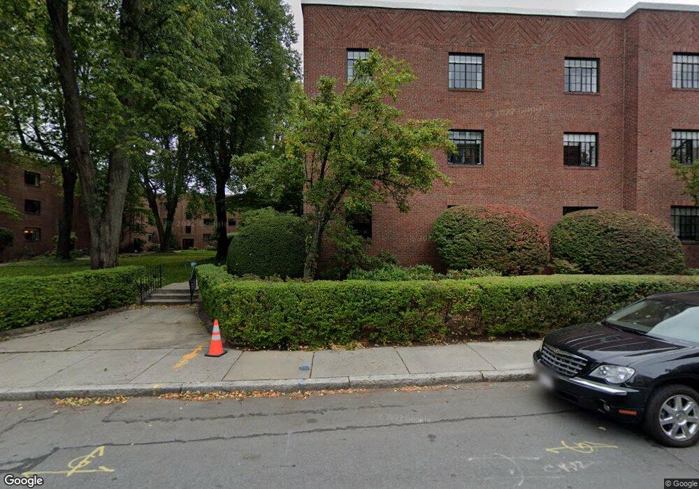 114 Sewall Ave unit 6, Brookline, MA 02446 - photo 1