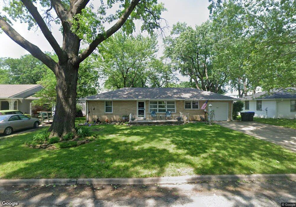 2207 SW College Ave, Topeka, KS 66611 - photo 1