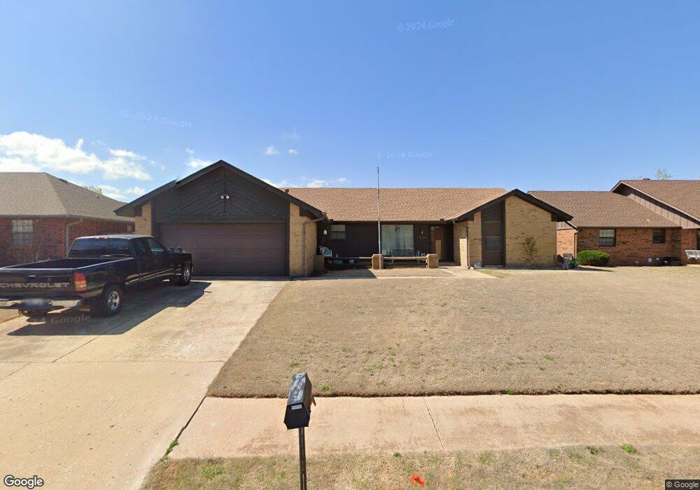 1829 Sequoyah Ct, Moore, OK 73160 - photo 1