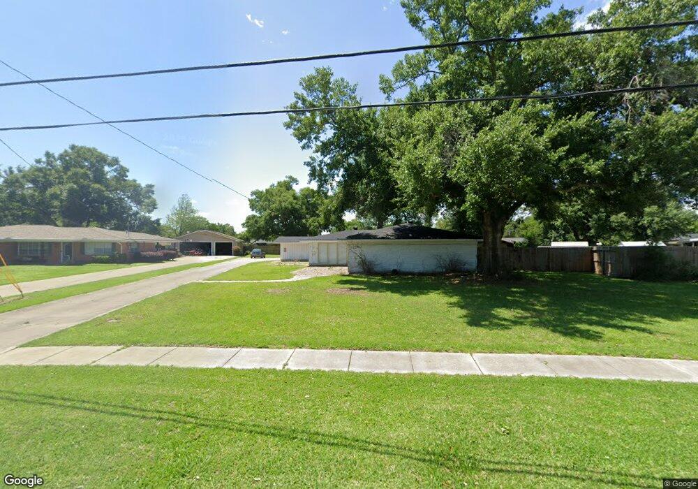 725 Jefferson Dr, Lake Charles, LA 70605 - photo 1