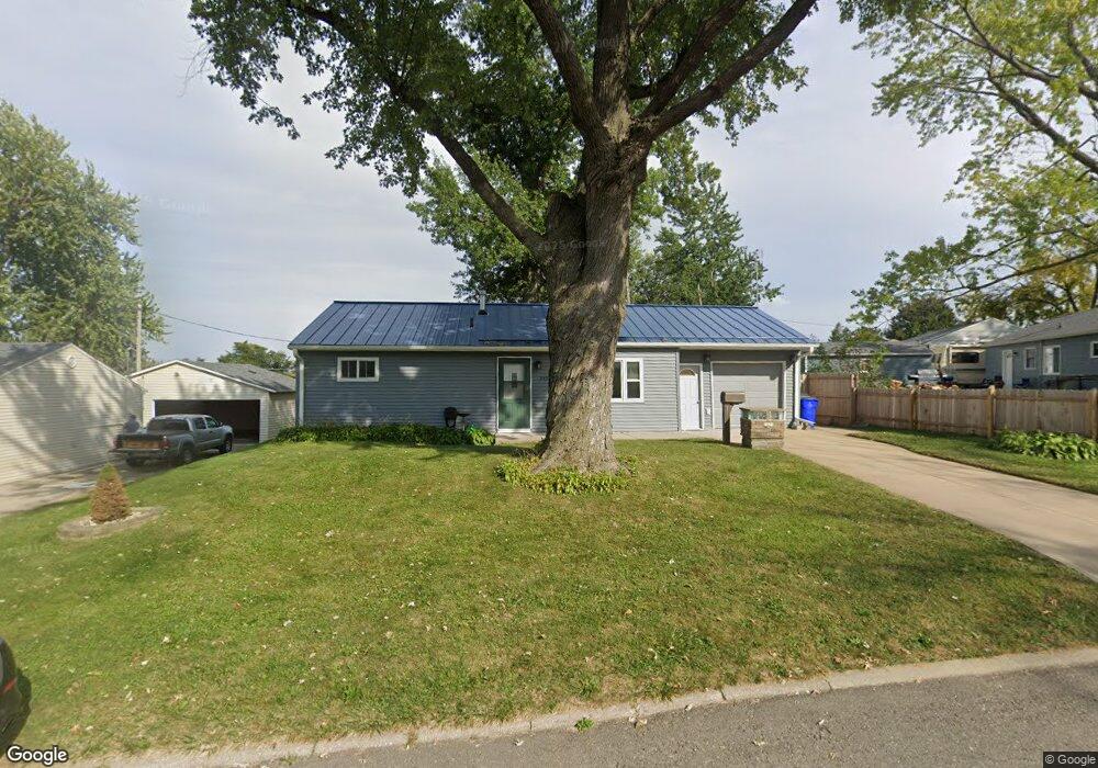 2421 Linwood St SW, Cedar Rapids, IA 52404 - photo 1