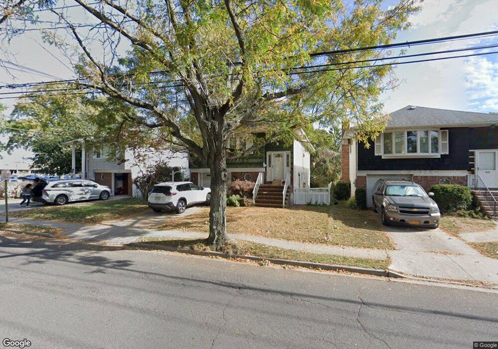 111 Carnation Ave, Floral Park, NY 11001 - photo 1