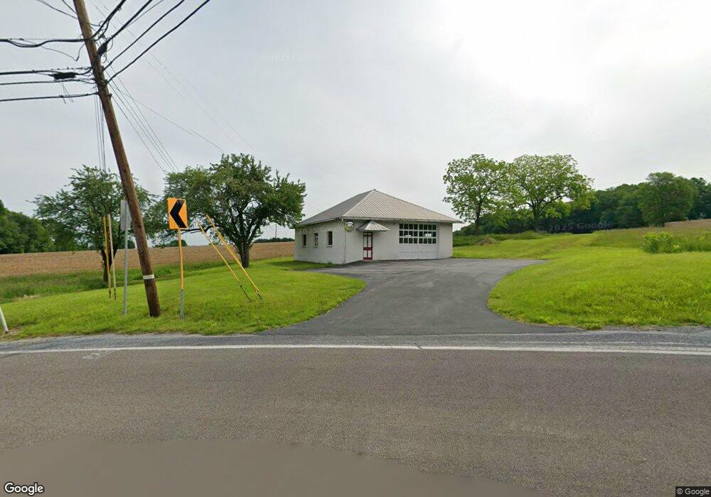 6032 Sweetwood Dr, MacUngie, PA 18062 - photo 1