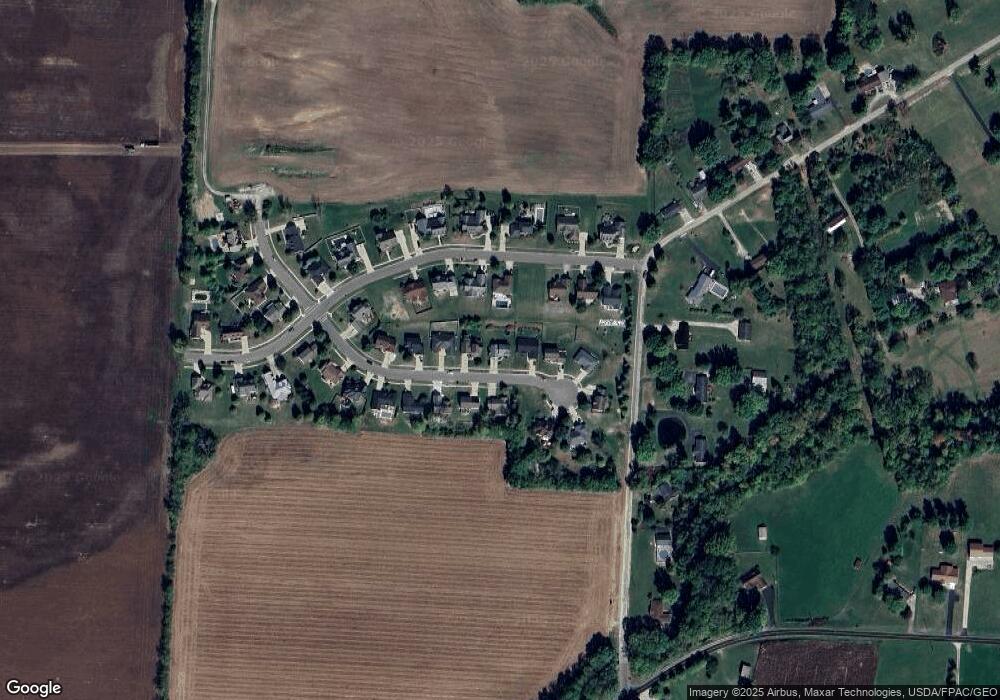 1062 Ridge Dr, Circleville, OH 43113 - photo 1