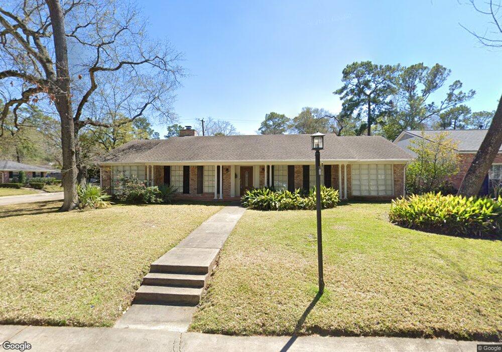 10203 Candlewood Dr, Houston, TX 77042 - photo 1