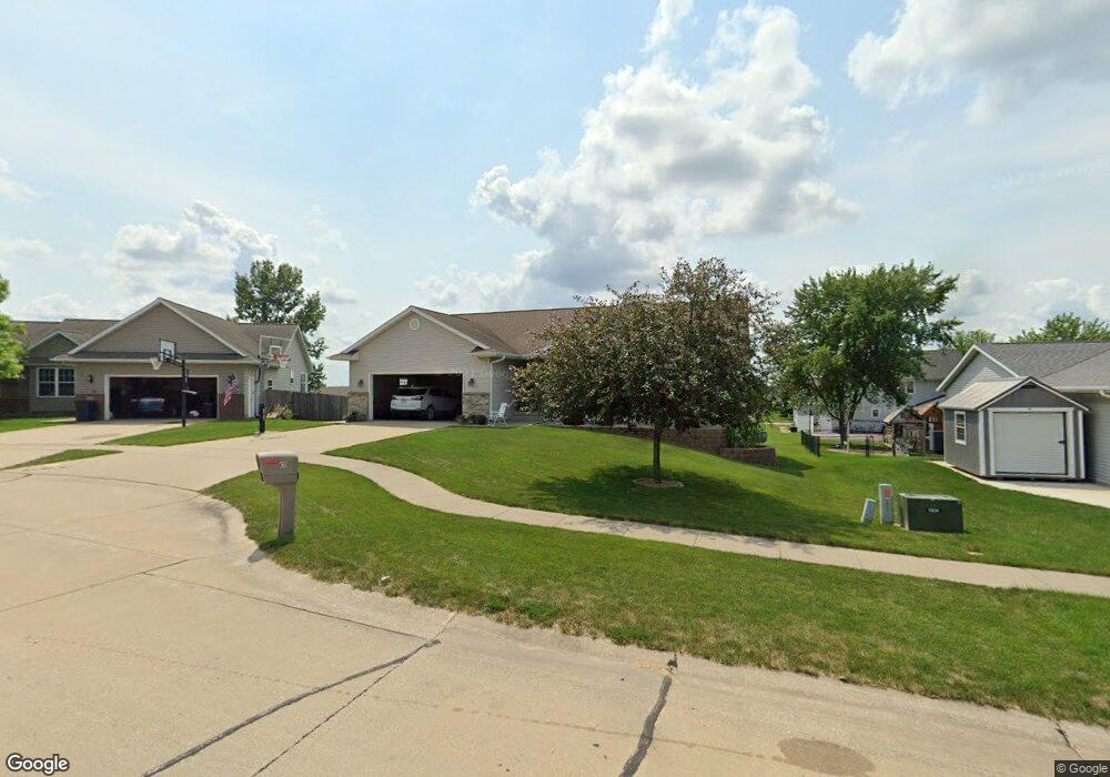 611 Crestview Ct, Center Point, IA 52213 - photo 1