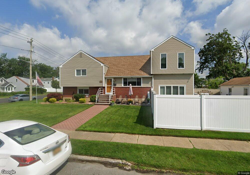 871 Washington St, Baldwin, NY 11510 - photo 1