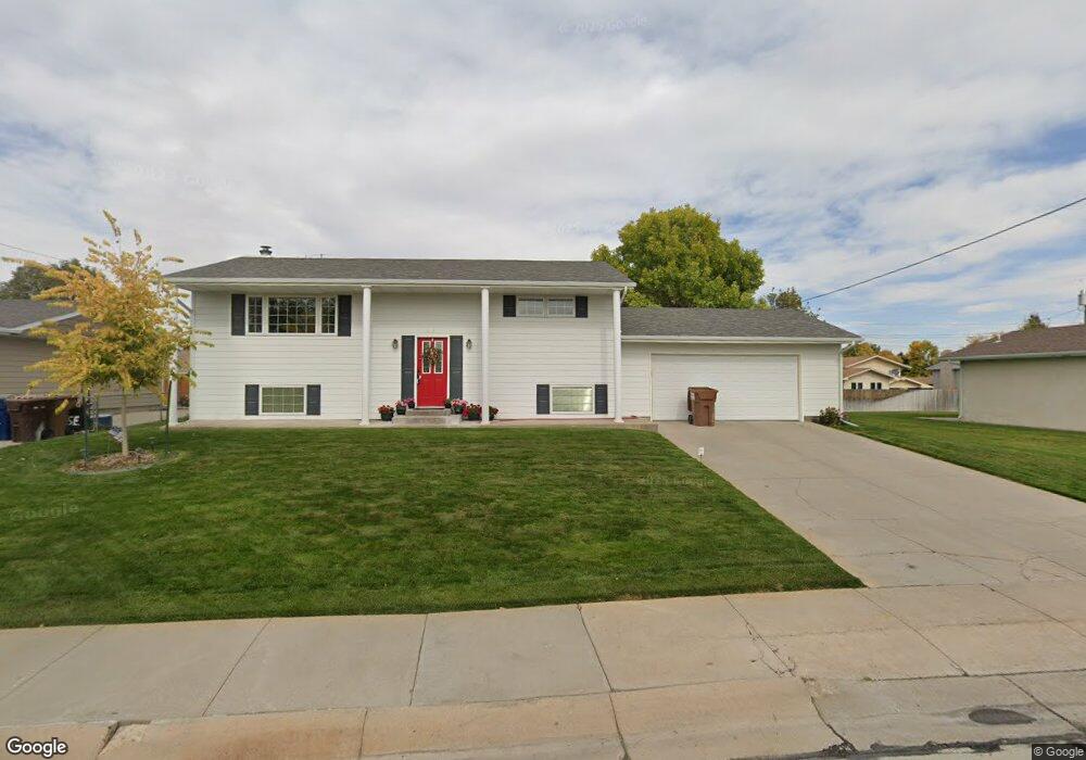 1925 E 28th St, Scottsbluff, NE 69361 - photo 1
