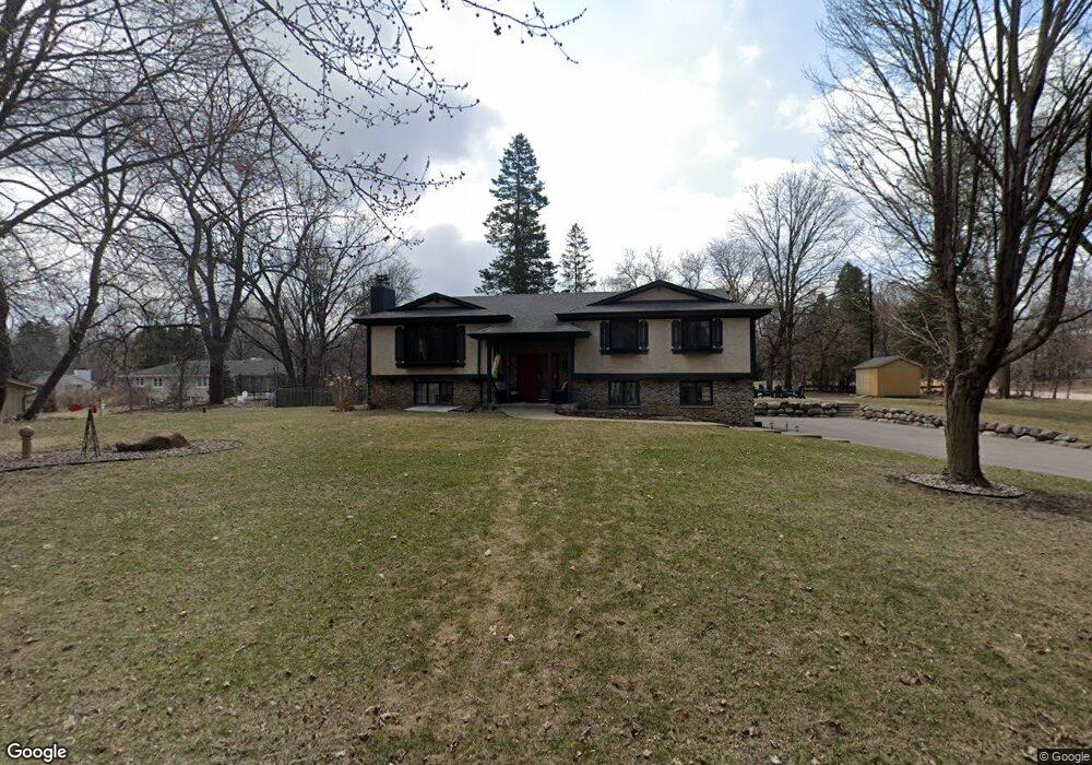 18275 Hummingbird Rd, Wayzata, MN 55391 - photo 1