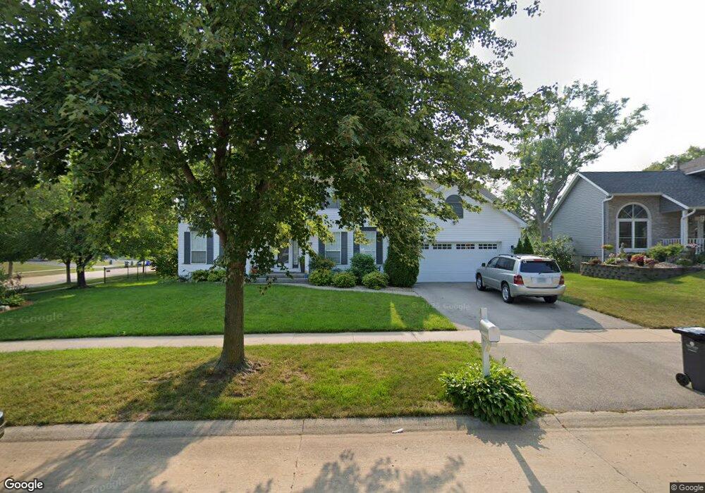 4730 Lancaster Dr NE, Cedar Rapids, IA 52402 - photo 1